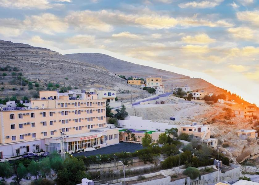 Ma'an Governorate Wadi Musa Property entrance