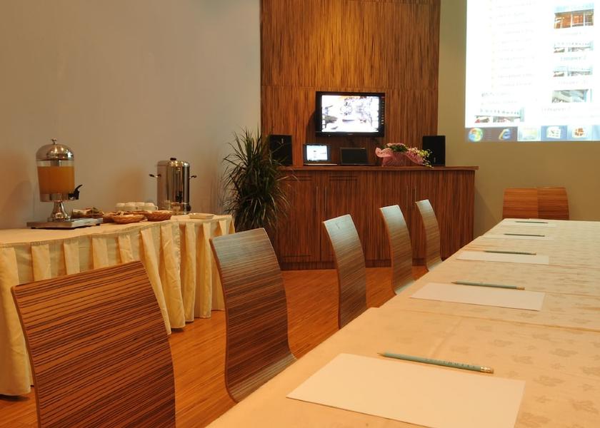  Majzoub Meeting Room