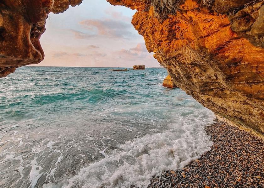  Halat Beach