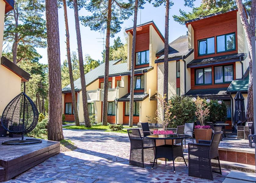  Palanga Exterior Detail