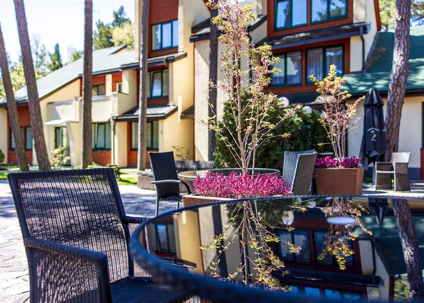  Palanga Exterior Detail