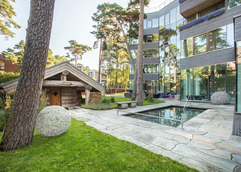  Palanga Exterior Detail