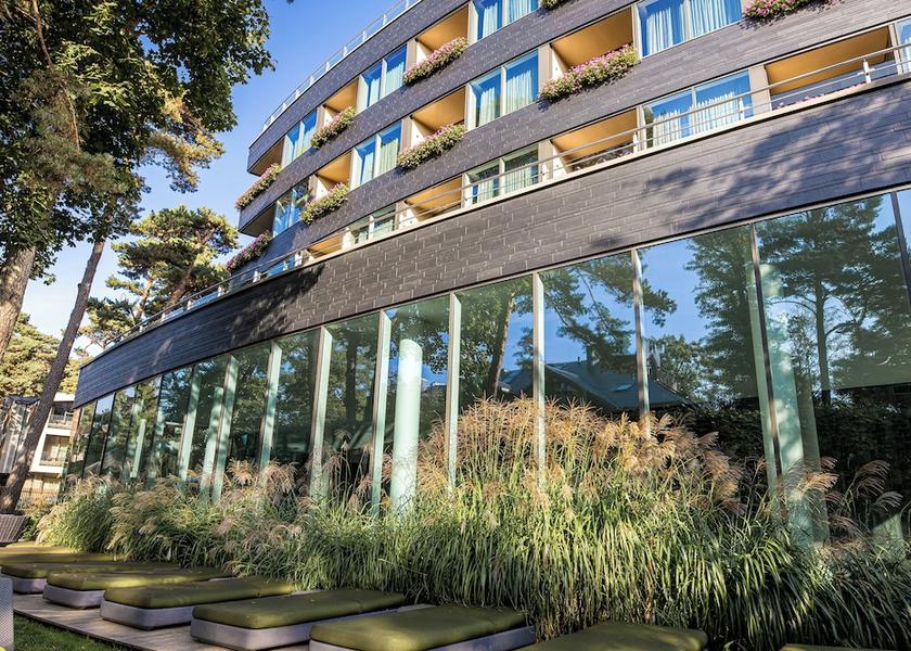  Palanga Exterior Detail