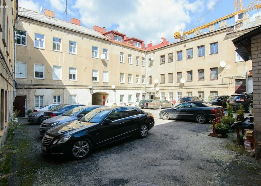  Vilnius Exterior Detail
