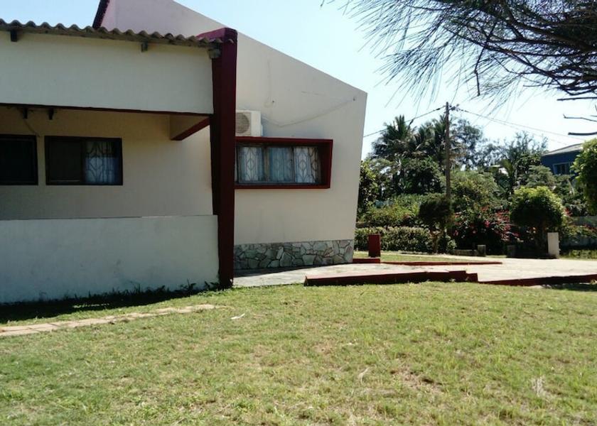  Xai-Xai Exterior Detail