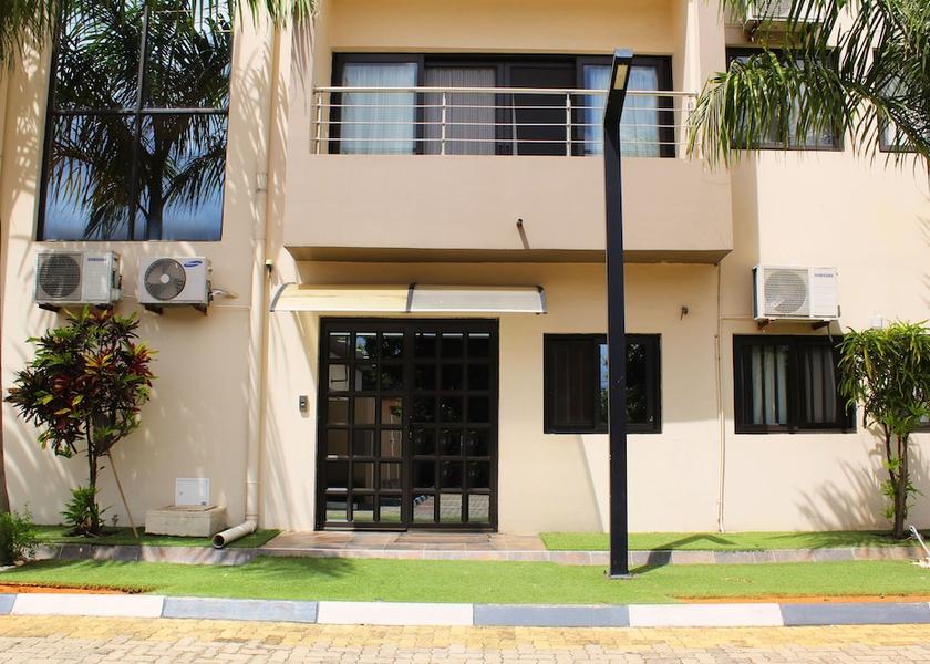  Matola Exterior Detail