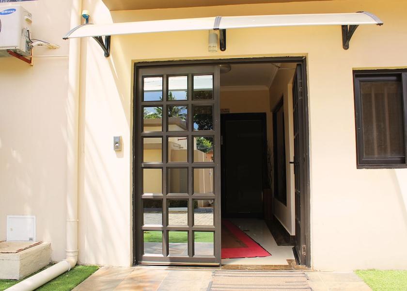  Matola Exterior Detail