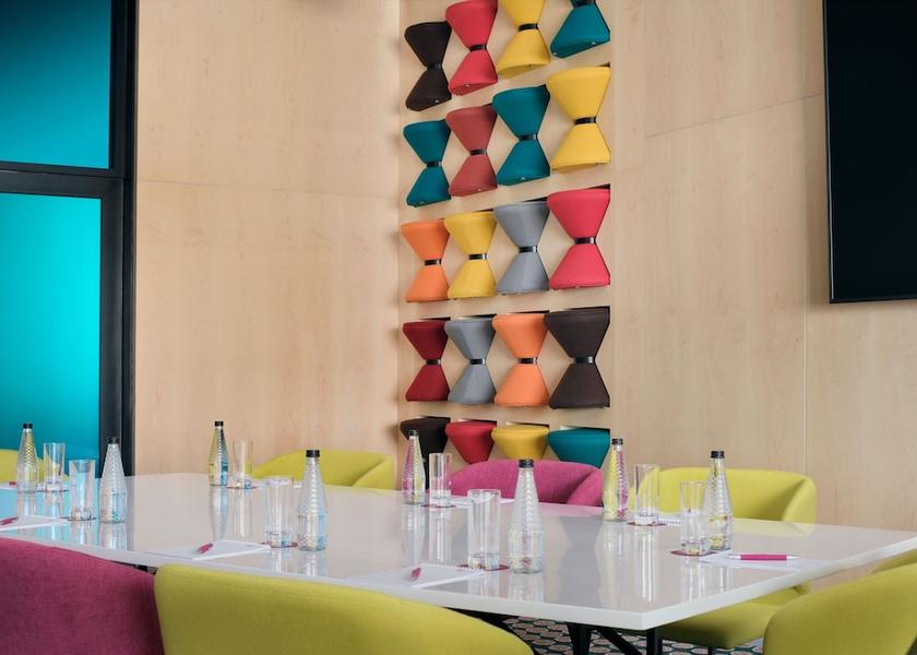  Muscat Meeting Room