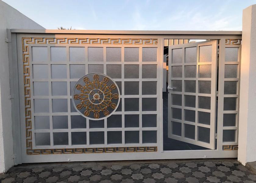  Seeb Interior Entrance