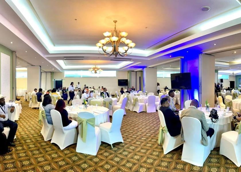 Colon Colon Meeting Room