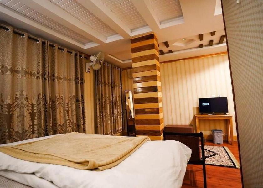  Gilgit Room