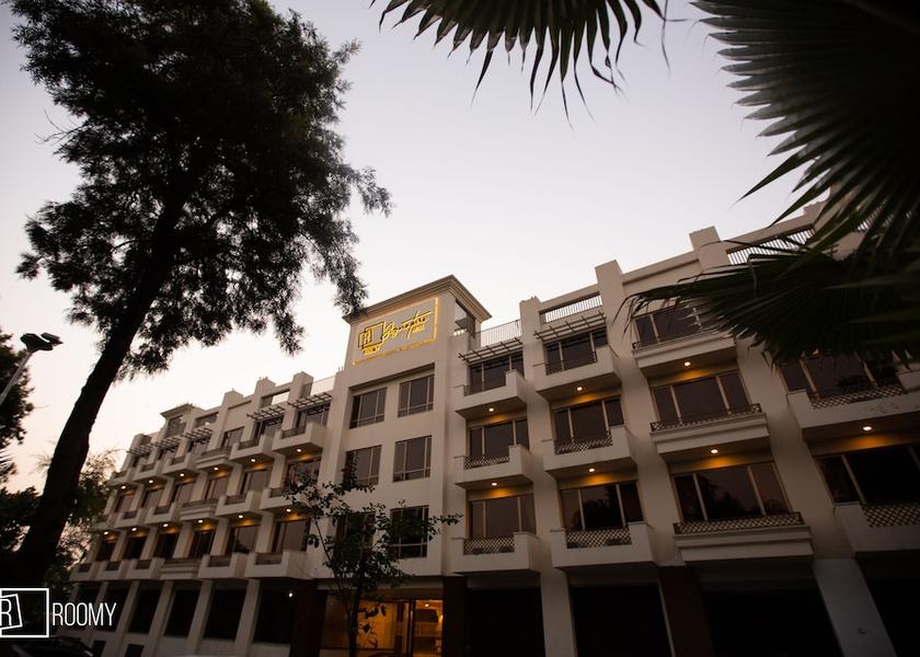  Islamabad Exterior Detail