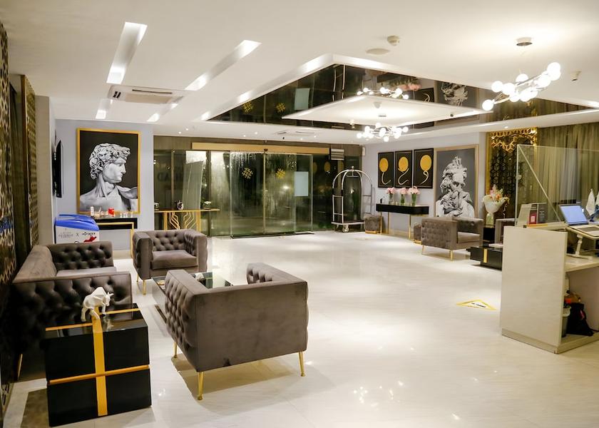  Lahore Lobby