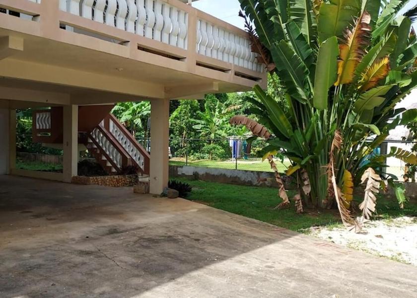  Dorado Exterior Detail