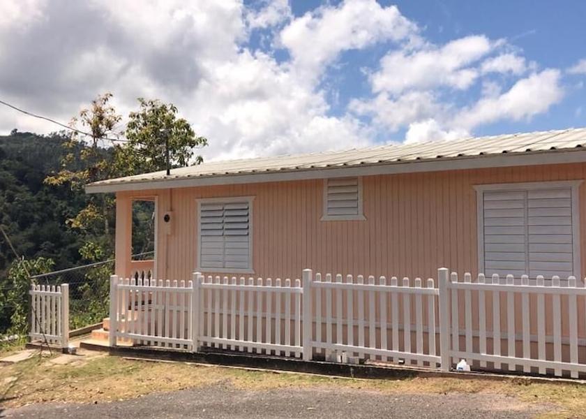  Adjuntas Exterior Detail