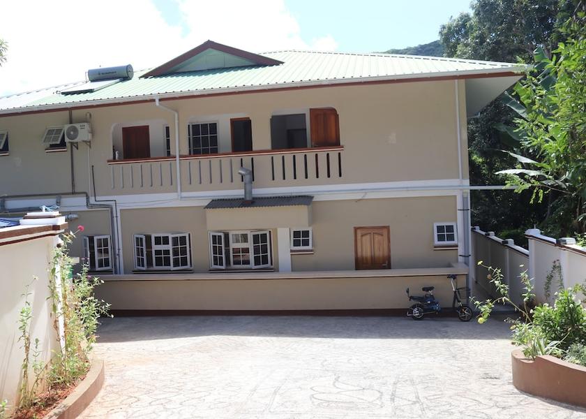  La Digue Exterior