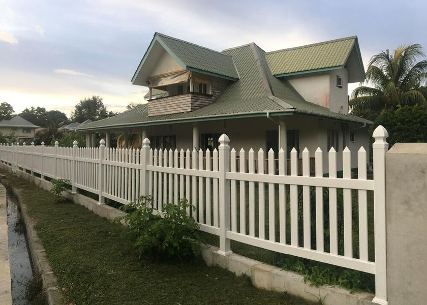  La Digue Exterior Detail