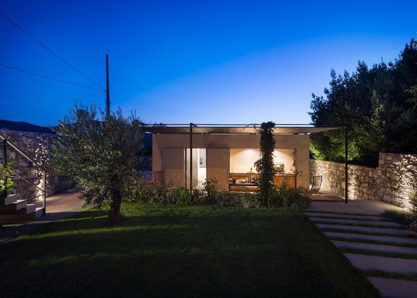  Sezana Exterior Detail