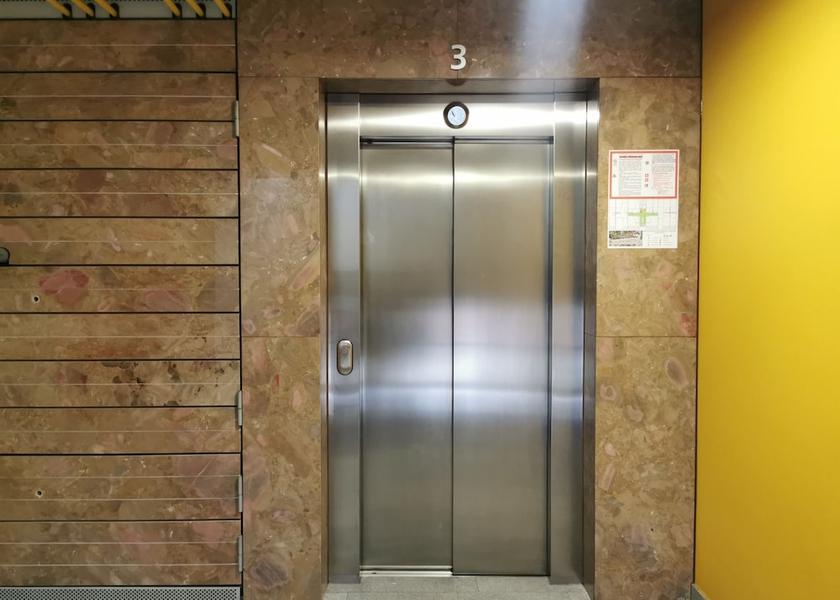  Ljubljana Interior Entrance