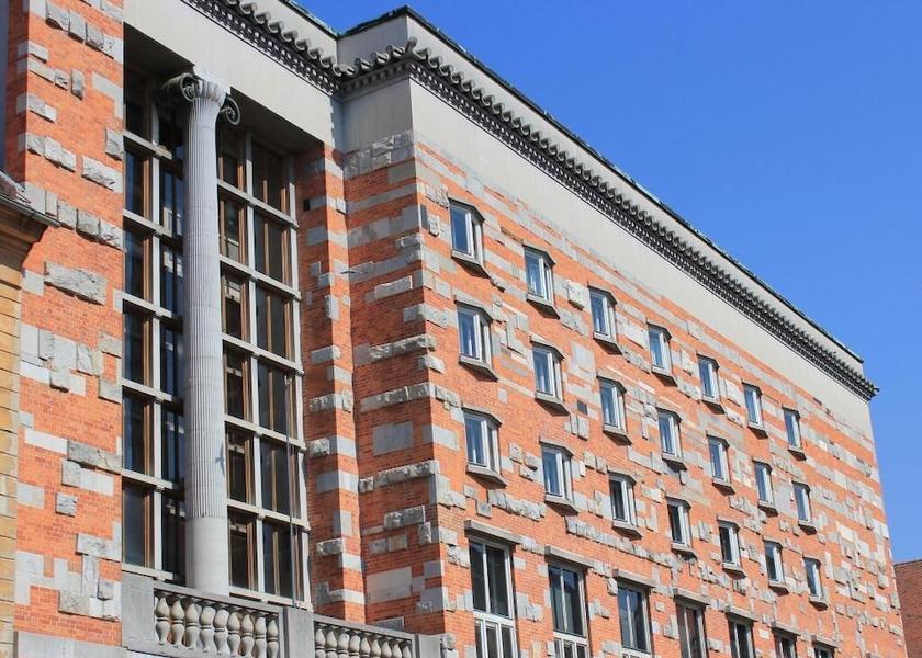  Ljubljana Exterior Detail