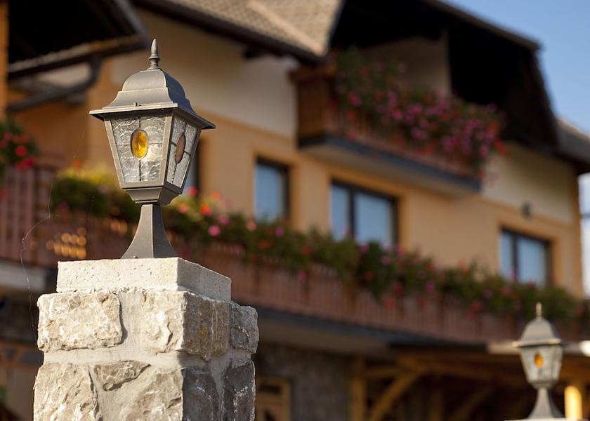  Smarjeske Toplice Exterior Detail