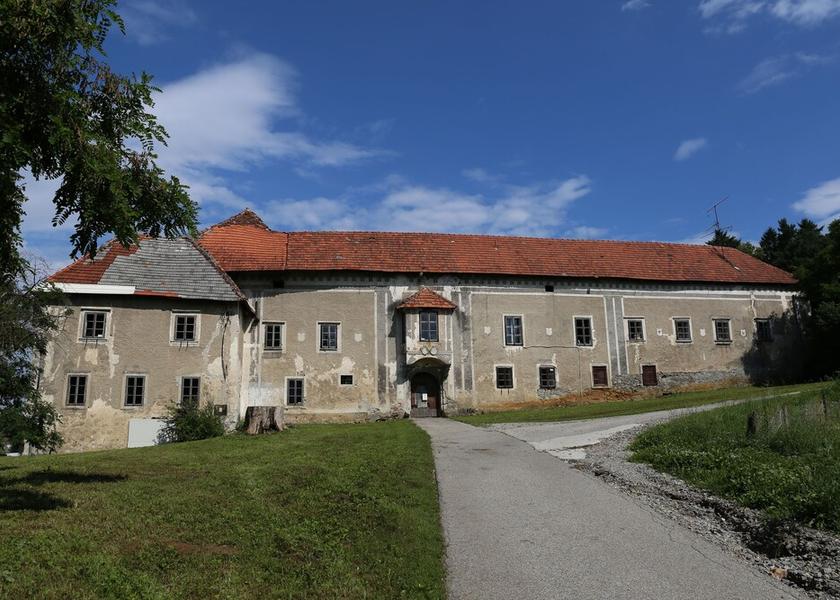  Trebnje Exterior Detail