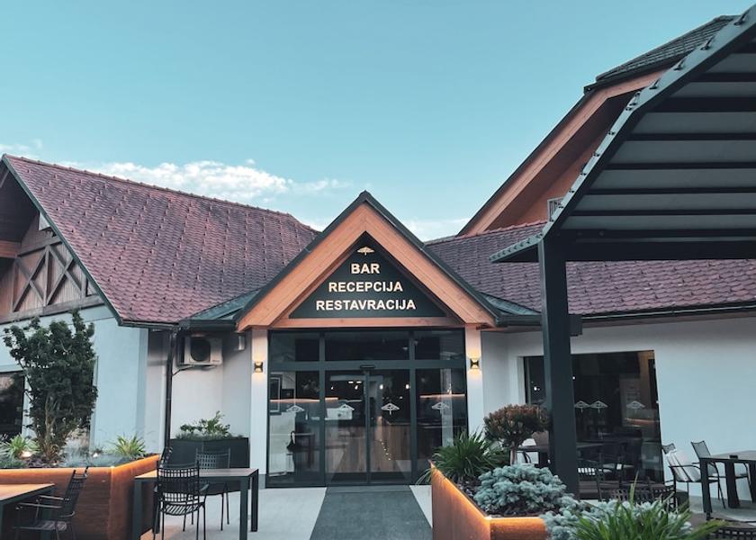  Kranj Front of property