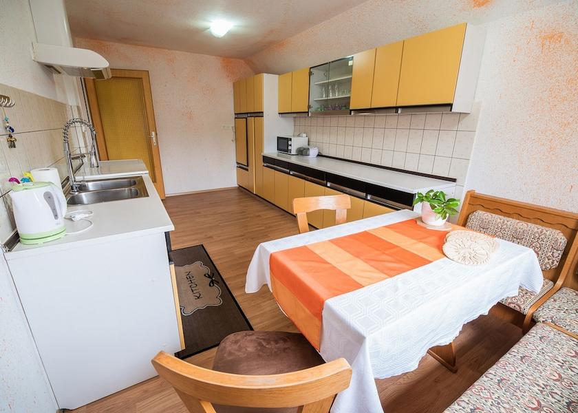  Radovljica In-Room Dining