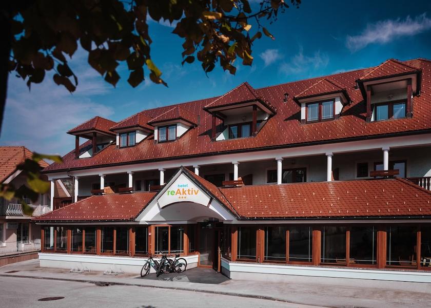  Zrece Facade
