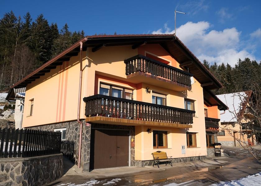  Zrece Exterior Detail