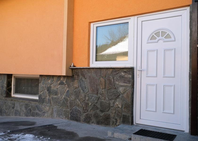  Zrece Exterior Detail