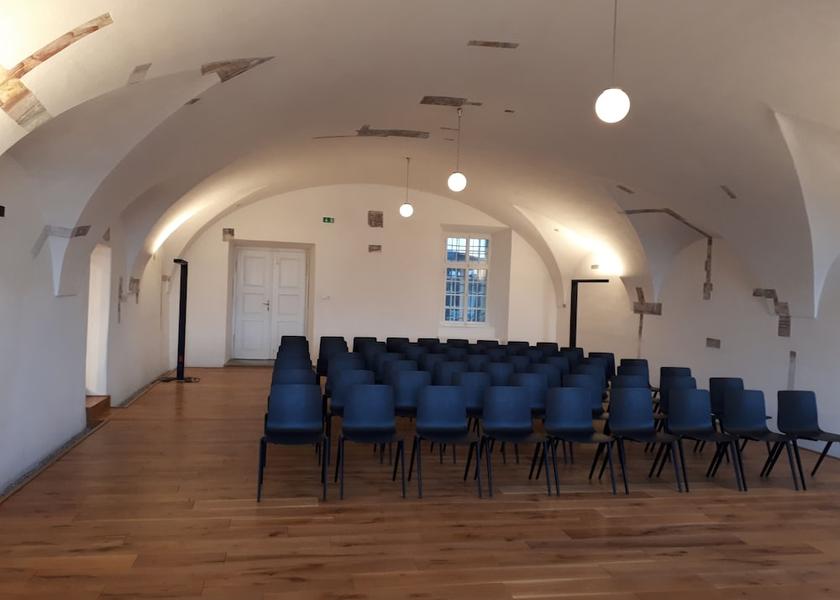  Kamnik Meeting Room