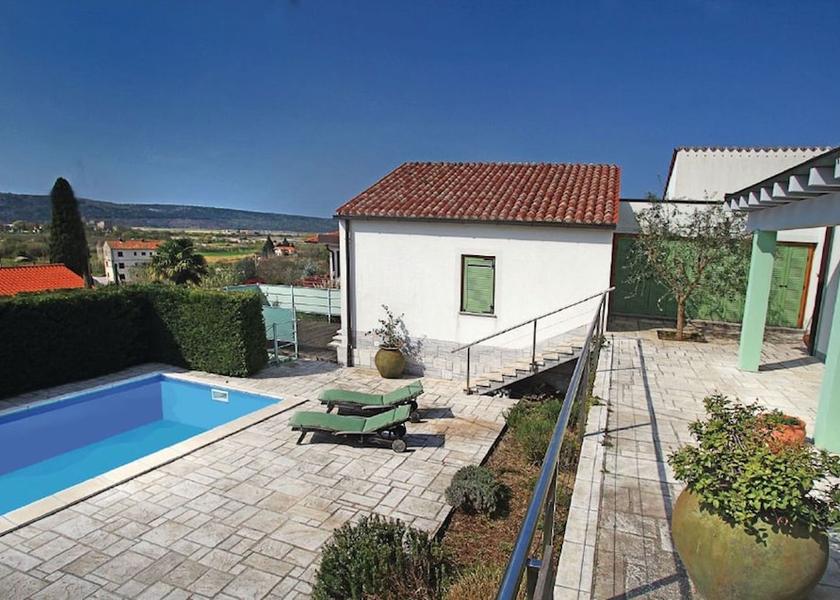  Piran Terrace
