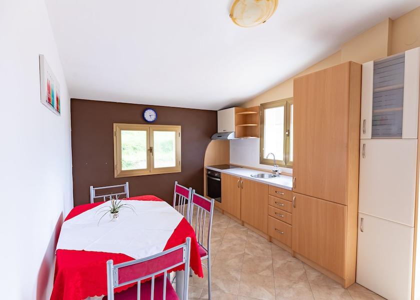  Piran Kitchen