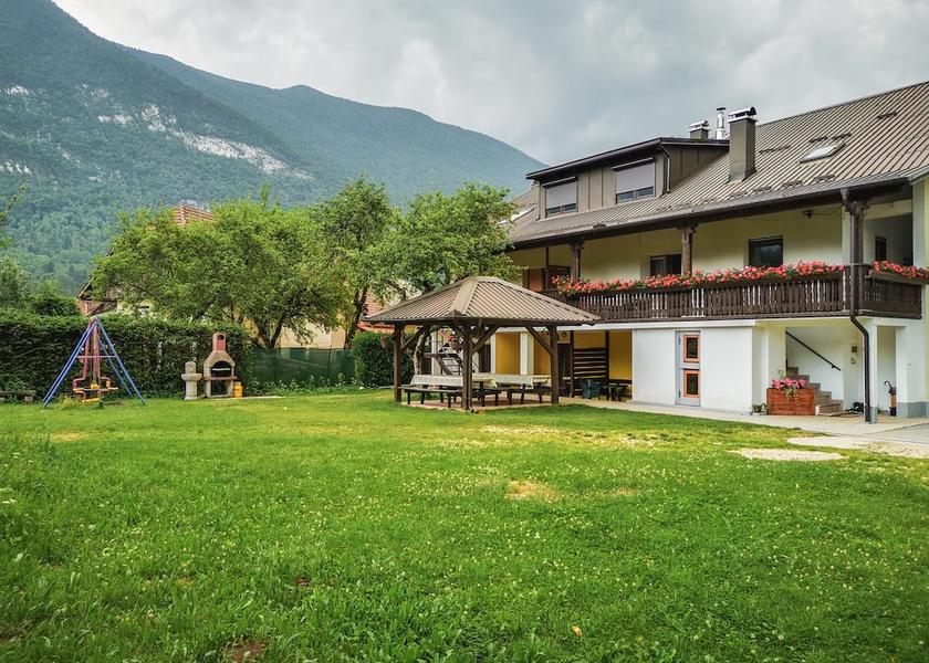  Bovec Garden
