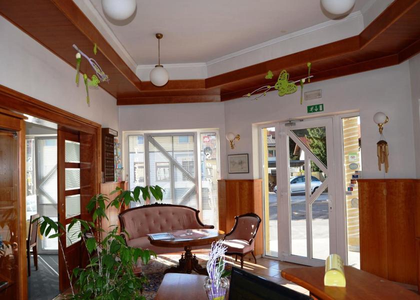 Maribor lobby
