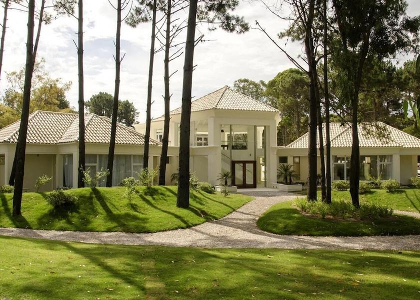 Maldonado Punta Ballena Facade