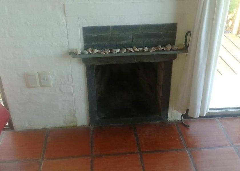 Rocha Punta del Diablo Interior Entrance