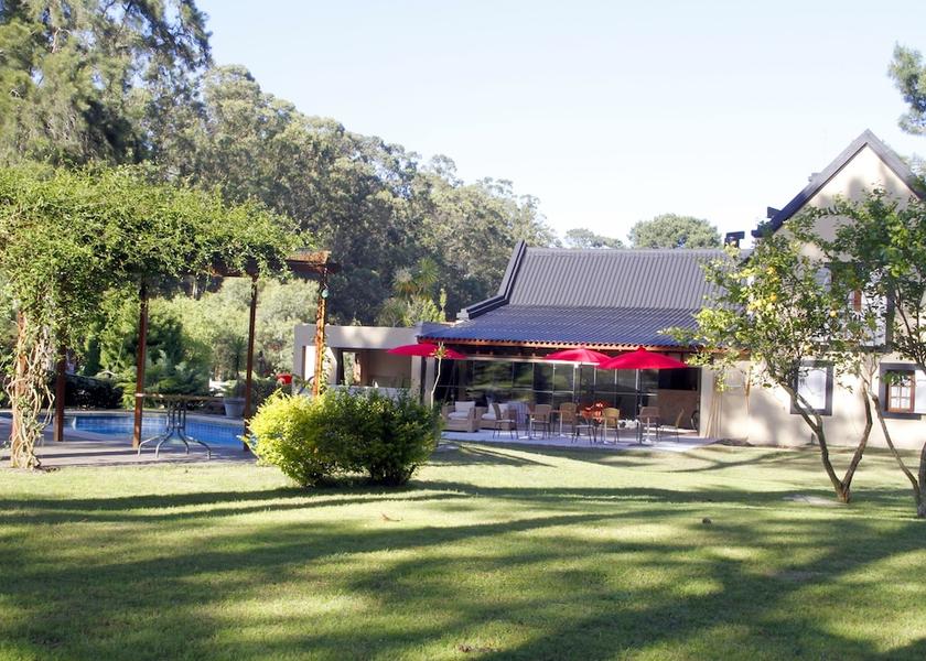 Maldonado Maldonado Exterior Detail