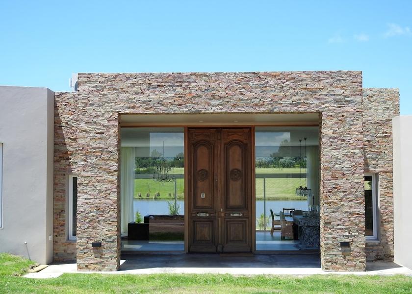 Maldonado Manatiales Exterior Detail