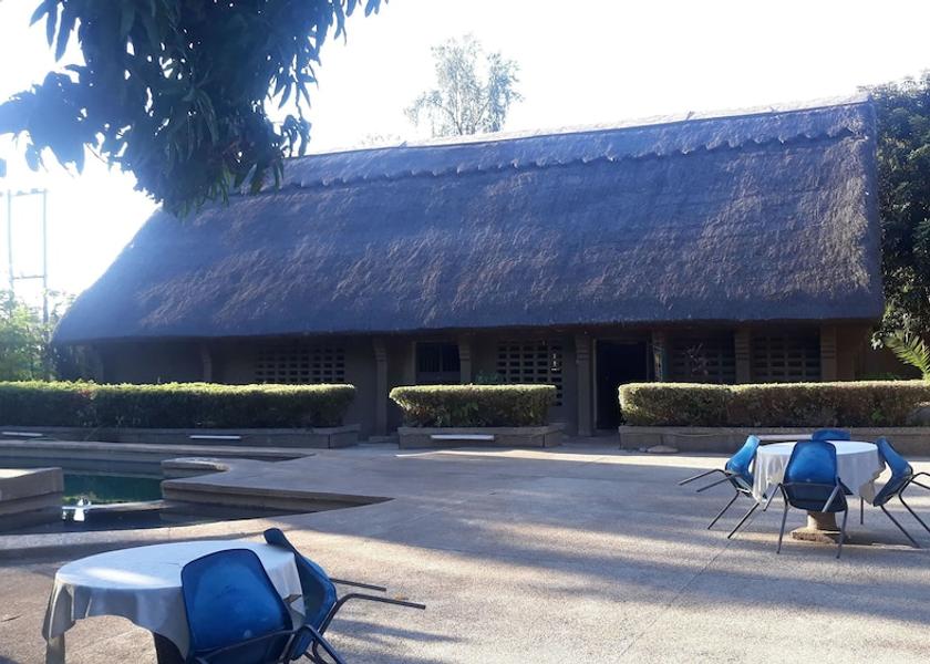  Livingstone Exterior Detail