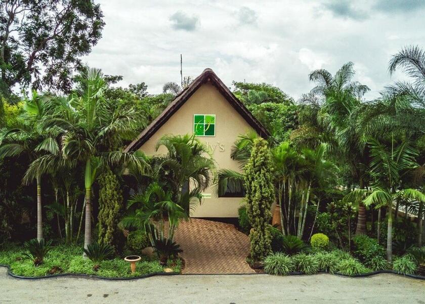  Lusaka Exterior Detail