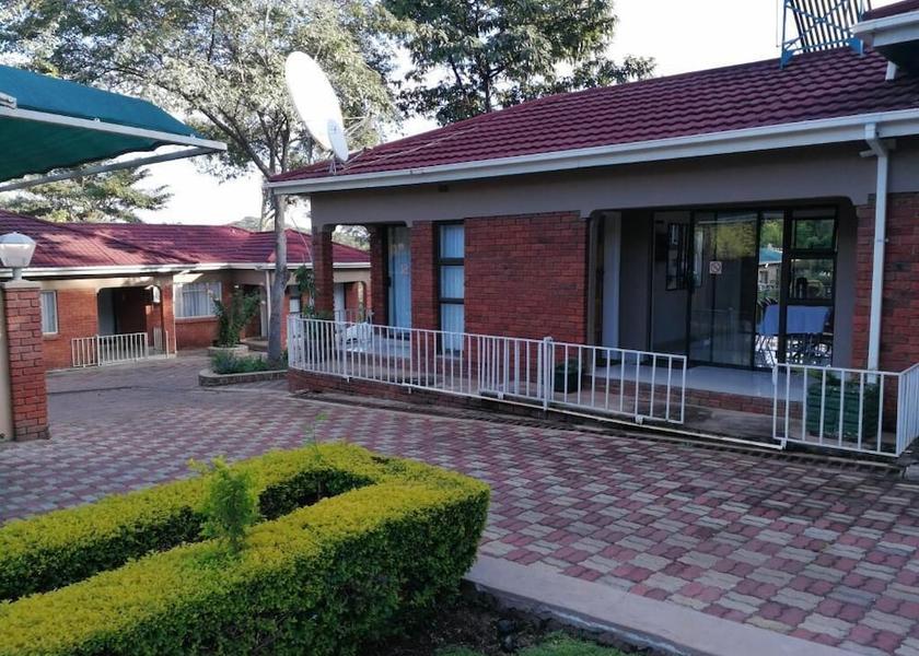  Kwekwe Exterior Detail