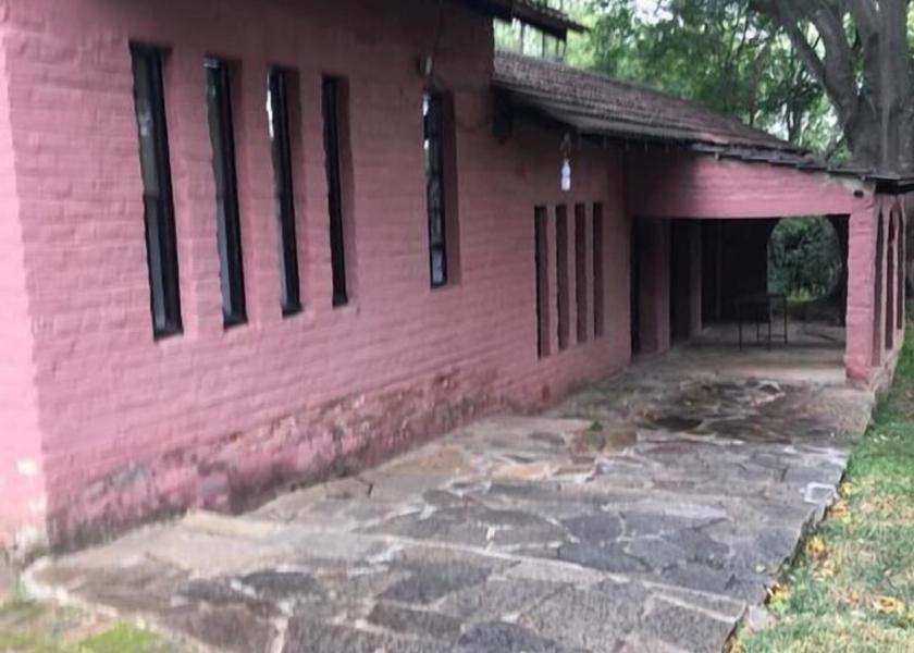  Kwekwe Exterior Detail