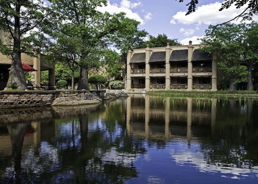  Victoria Falls Interior Entrance