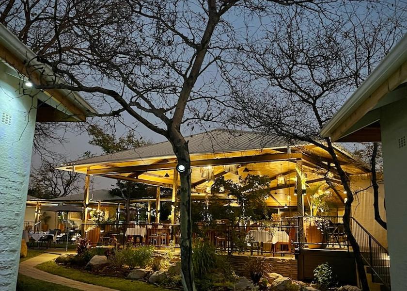  Victoria Falls Dining Area