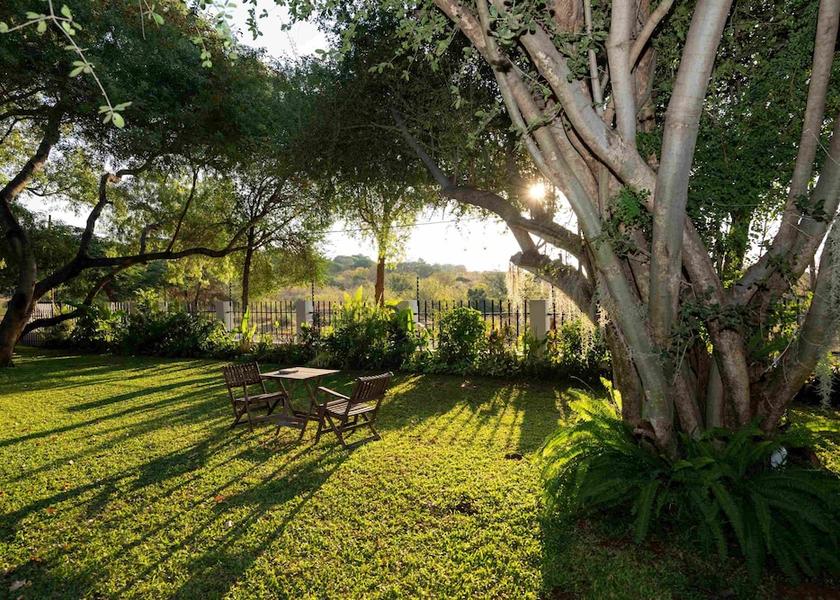  Victoria Falls Garden