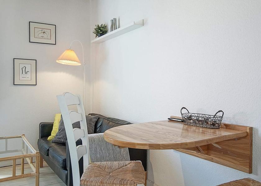 Hovedstaden Gudhjem Interior Entrance