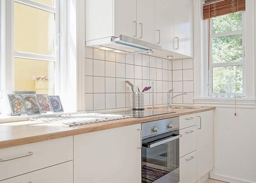 Hovedstaden Gudhjem Interior Entrance