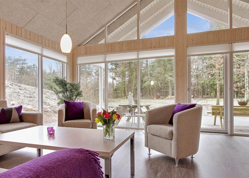 Syddanmark Henne Interior Entrance